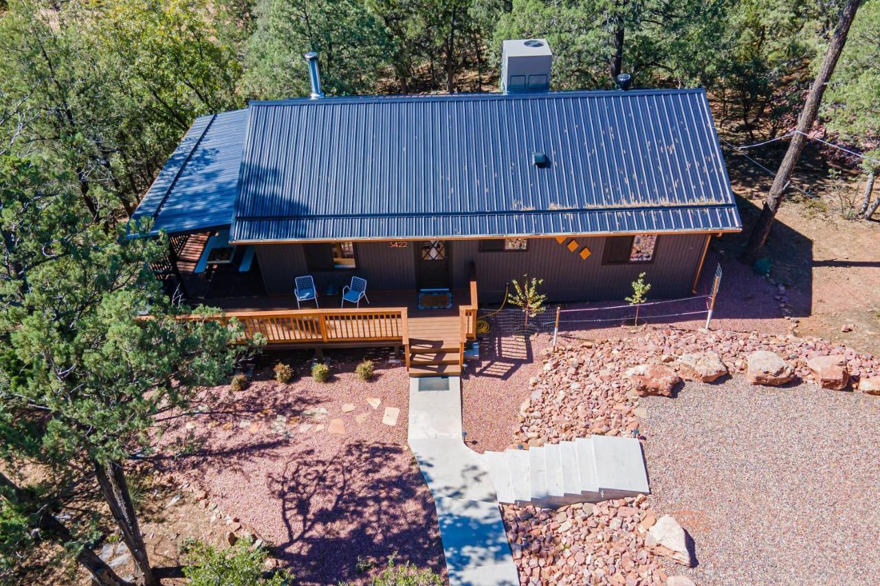 The Pine House - Cozy Mid-Century Modern, Pet-Friendly Villa Exterior foto